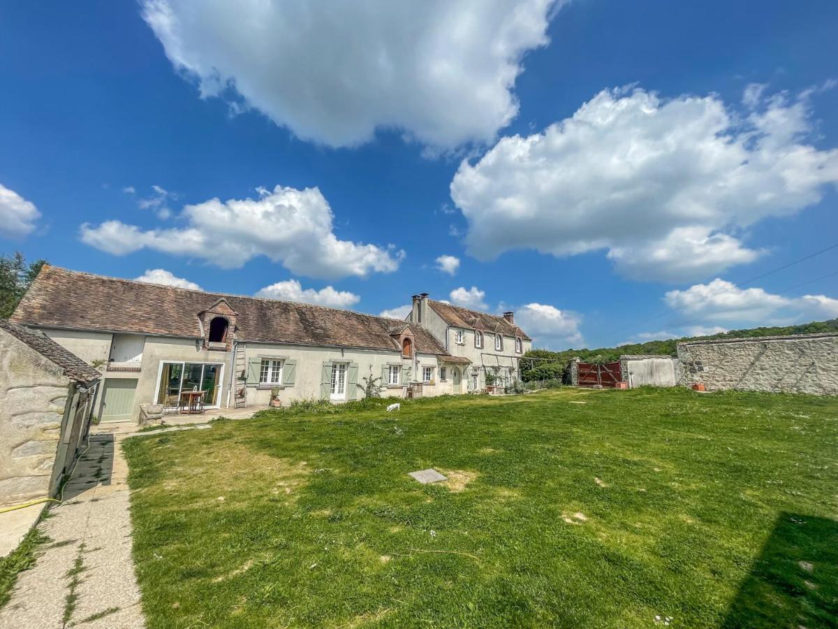 Le Gite De Gaia Hotel Villemer  Buitenkant foto