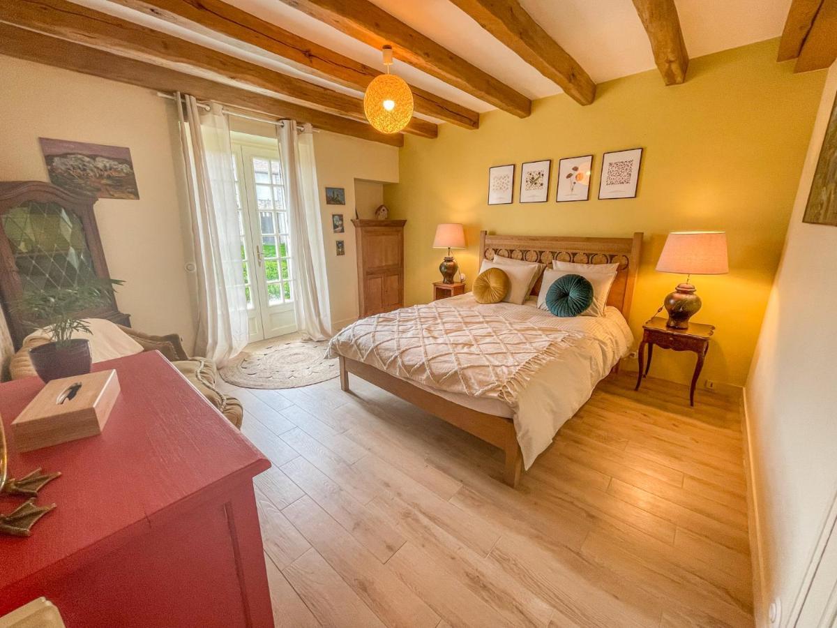 Le Gite De Gaia Hotel Villemer  Buitenkant foto